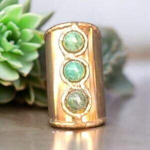 From St Xavier Kate Ring Rose Gold Tone/Green Gem Stone Carbochon NWT RE3386U
